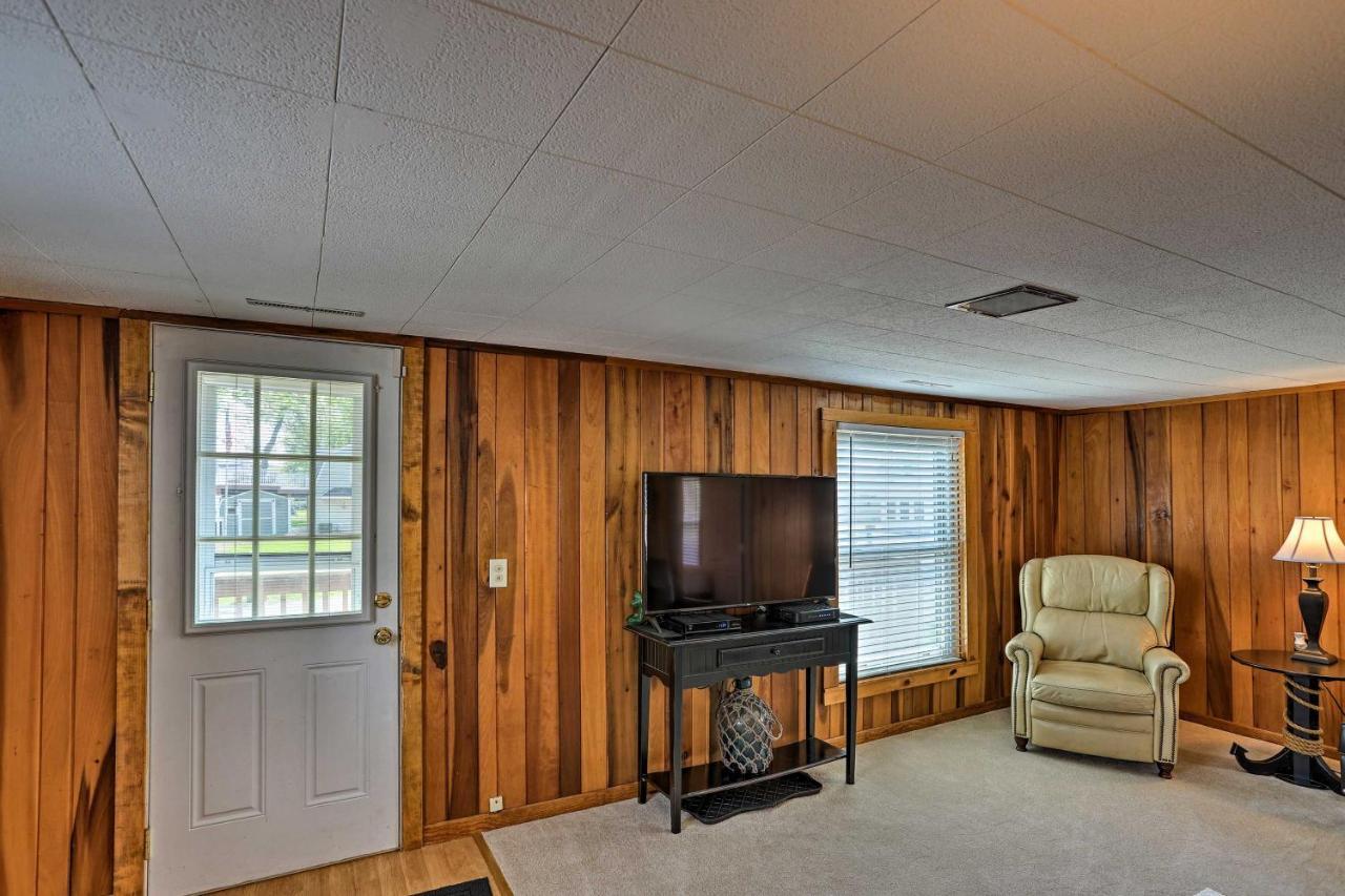Home With Lake-View Deck By Camp Perry And Magee Marsh Port Clinton Kültér fotó